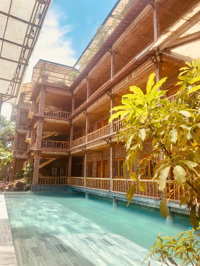 Ho Nui Dinh Hotel ニンビン エクステリア 写真