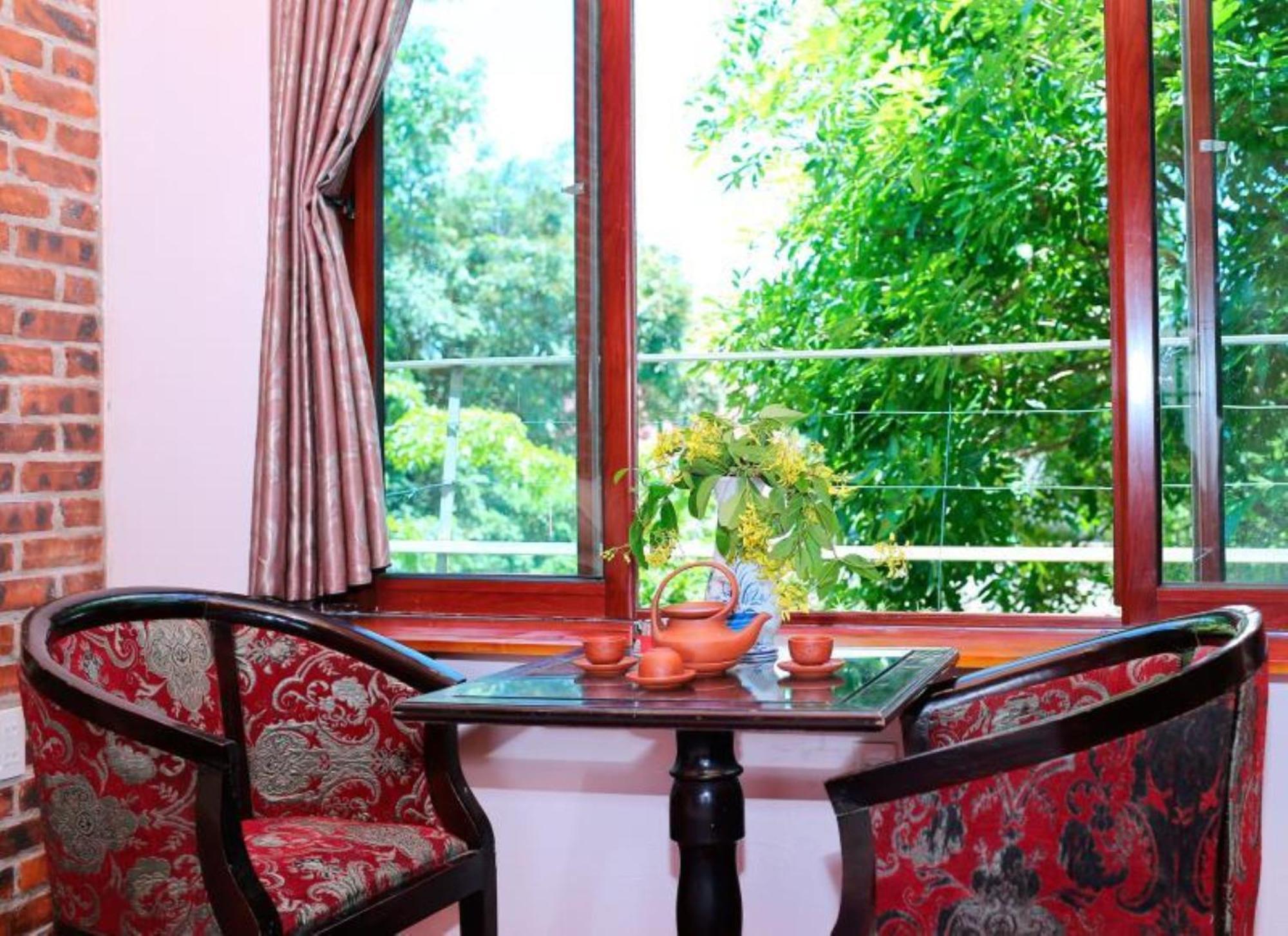 Ho Nui Dinh Hotel ニンビン エクステリア 写真