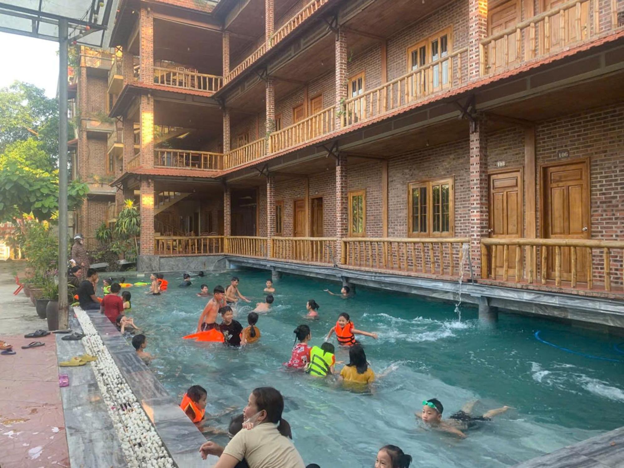 Ho Nui Dinh Hotel ニンビン エクステリア 写真