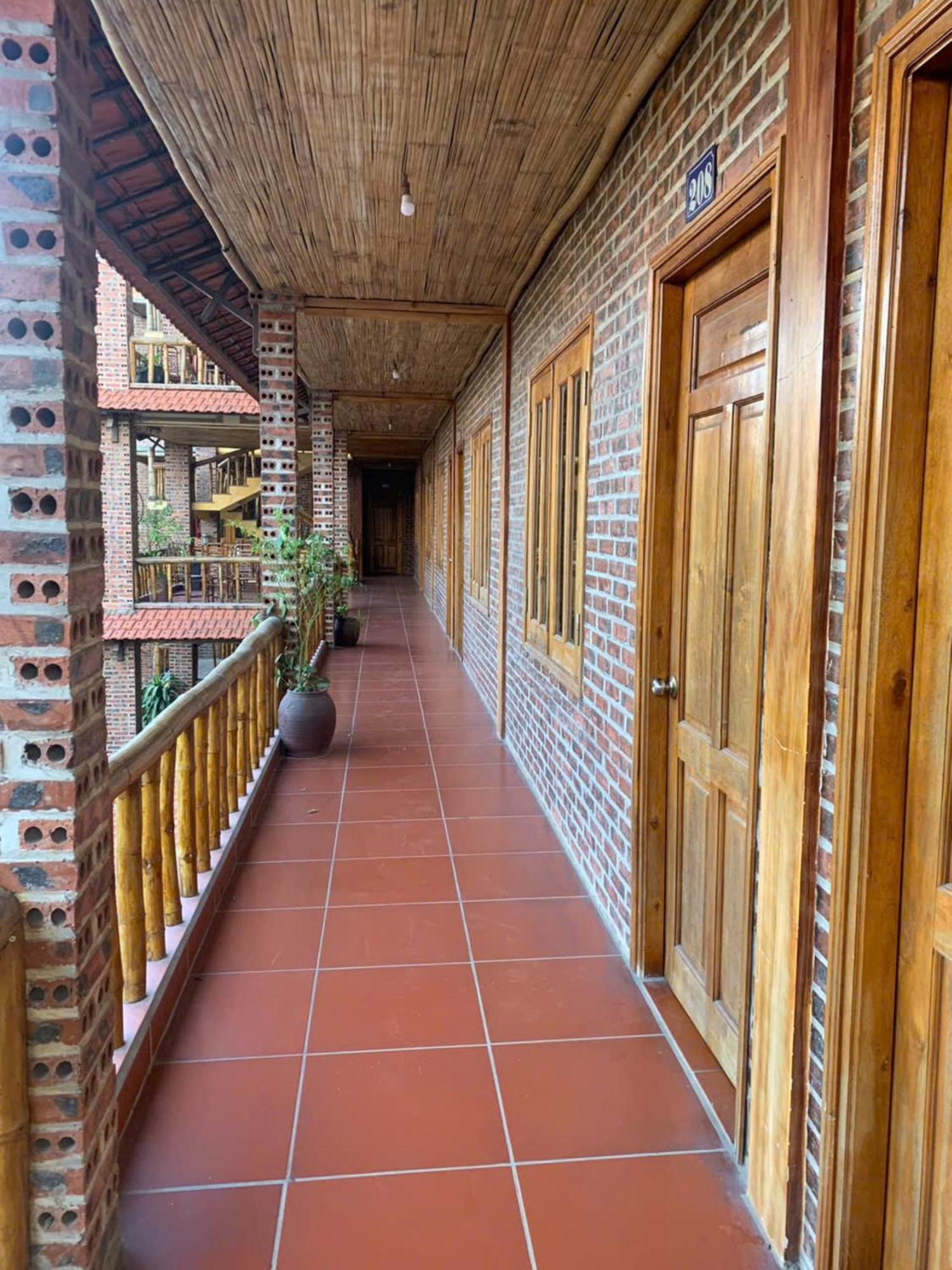 Ho Nui Dinh Hotel ニンビン エクステリア 写真
